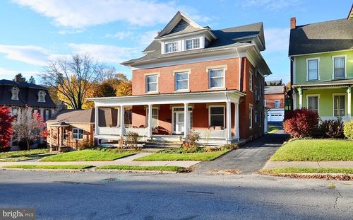 325 E Linn St, BELLEFONTE, PA, 16823-1705 | Card Image
