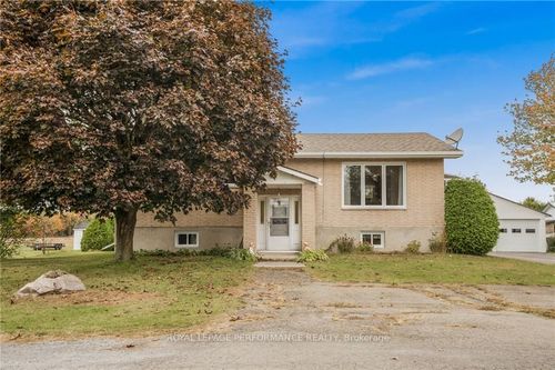 590-592 Bolt Rd, Alfred, ON, K0B1A0 | Card Image