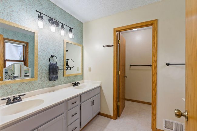 Primary ensuite 3/4 bathroom | Image 18