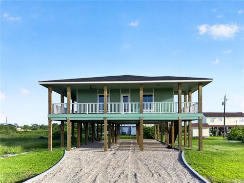 130 W Glen Oak Ln, Rockport, TX, 78382-9313 | Card Image