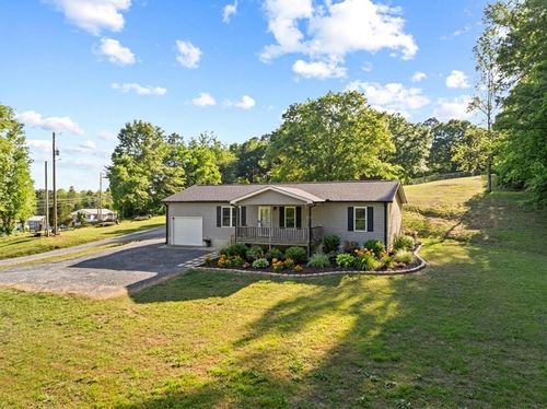 1403 Ninety Seven Springs Rd Ne, Dalton, GA, 30721-6858 | Card Image