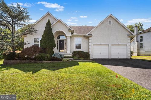 4 Monarch Dr, Burlington, NJ, 08016-3851 | Card Image