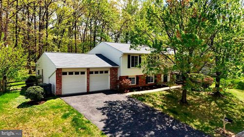207 Silverleaf Dr, STERLING, VA, 20164-2828 | Card Image