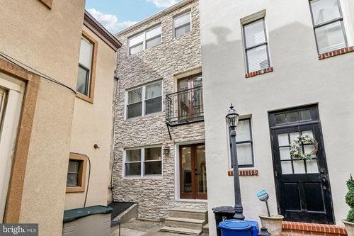 3-233 Brown St, PHILADELPHIA, PA, 19123-3558 | Card Image