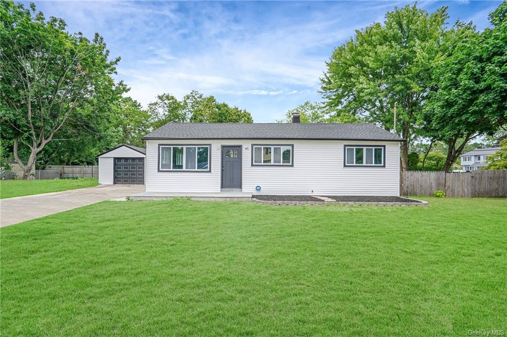 Lakeland St, Bay Shore, NY 11706