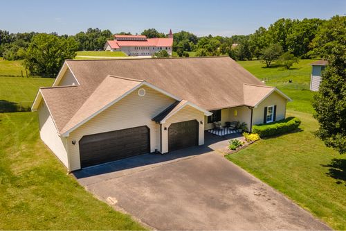 1437 Dogwood Rd, Carbondale, IL, 62902-5068 | Card Image