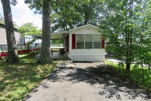 131 Commanche Trl, Crossville, TN, 38572-6831 | Card Image