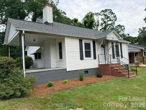307 19th Ave Ne, Hickory, NC, 28601-1931 | Card Image