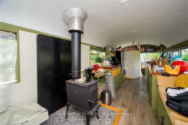 3318 Dundas St, House other with 3 bedrooms, 2 bathrooms and 6 parking in Burlington ON | Image 44