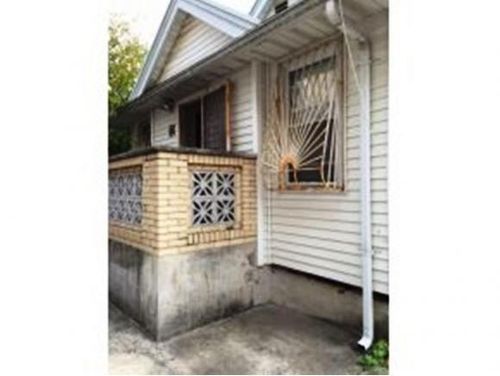 72 Brighton 1st Ln, Brooklyn, NY, 11235-7439 | Card Image