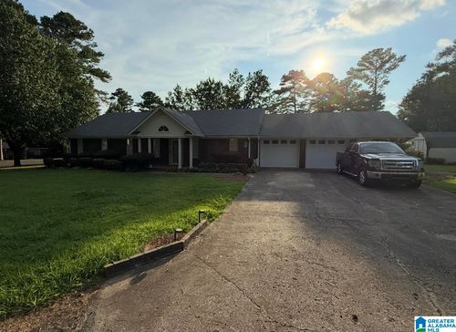 10 Crestwood Dr, ONEONTA, AL, 35121-1915 | Card Image