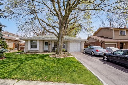 2145 Sandringham Dr, Burlington, ON, L7P1T8 | Card Image