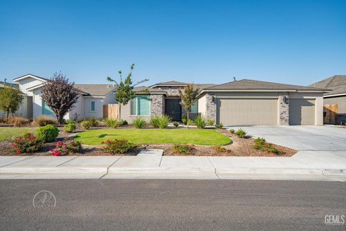 7524 Bandelier Drive, Bakersfield, CA, 93313 | Card Image