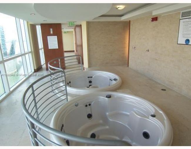 APT-1305 - 41 Se 5 Th St, Condo with 1 bedrooms, 2 bathrooms and null parking in Miami FL | Image 10