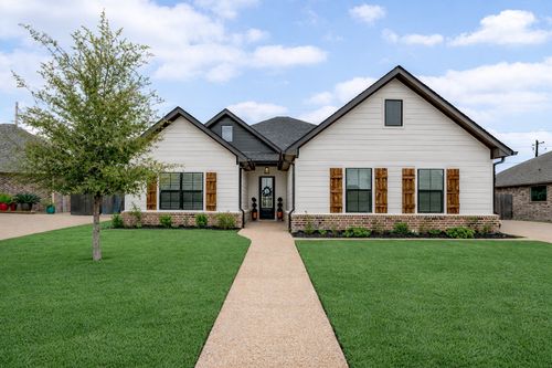 808 Gallant Fox Rd, Hewitt, TX, 76643-3018 | Card Image