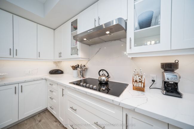 231 - 9000 Jane St, Condo with 2 bedrooms, 2 bathrooms and 2 parking in Concord ON | Image 9