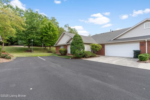 9223 Hawthorne Pointe Dr, Louisville, KY, 40272-2570 | Card Image