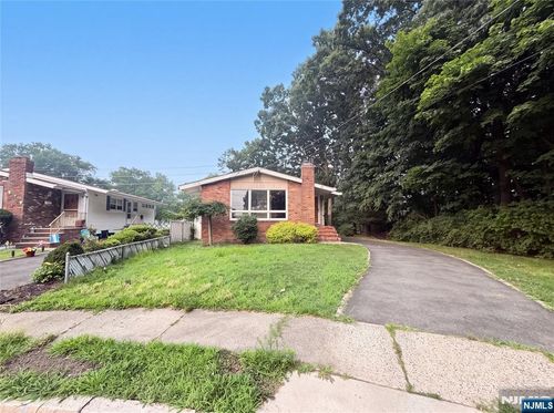 35 Dapp Ct, Elmwood Park, NJ, 07407-3301 | Card Image
