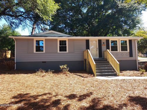 201 N Leak St, Southern Pines, NC, 28387-4713 | Card Image