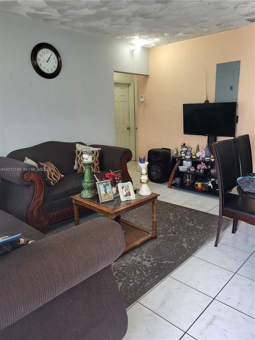 1886 Nw 51st St, Miami, FL, 33142-3723 | Card Image
