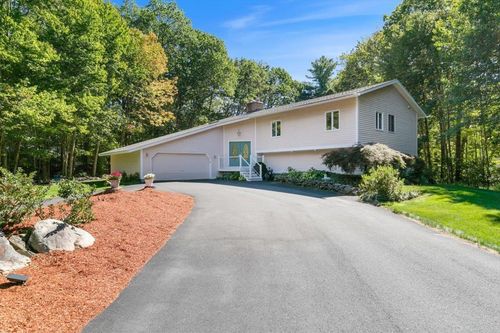 12 Oriole Rd, Windham, NH, 03087-1614 | Card Image