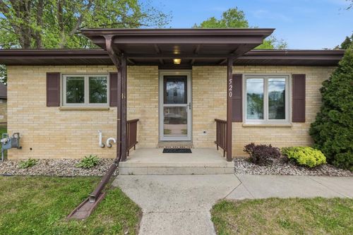520 6th St, PRAIRIE DU SAC, WI, 53578-1113 | Card Image