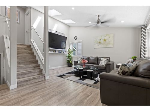 7294 129b St, Surrey, BC, V3W6Z8 | Card Image