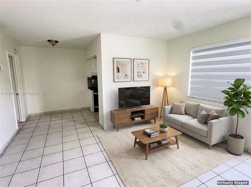 3f-1975 Ne 135th St, North Miami, FL, 33181-2140 | Card Image