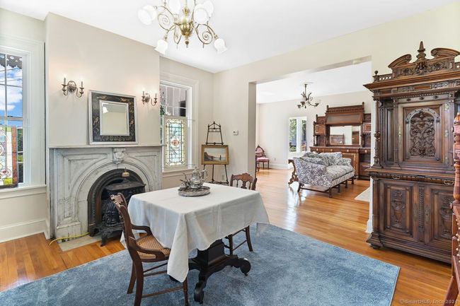 Parlor | Image 4