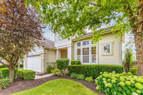 2292 Avalon Dr, Buffalo Grove, IL, 60089-4683 | Card Image