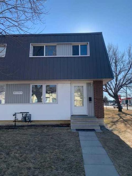 4-1601 23 St N, Lethbridge, AB, T1H4M9 | Card Image