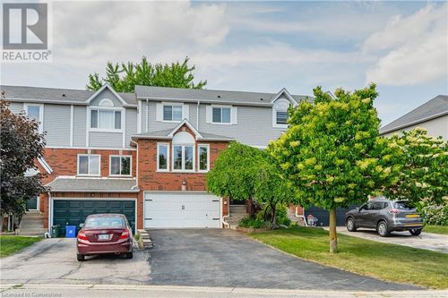 64 Fairgreen Close, Cambridge, ON, N1T1T7 | Card Image