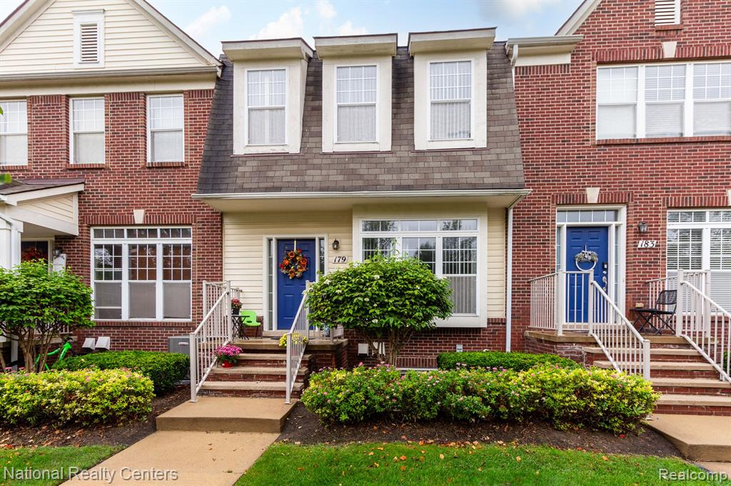 Center Blvd, Wixom, MI 48393