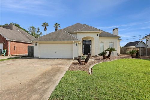 211 Skylark Ave, Bridge City, TX, 77611-2728 | Card Image