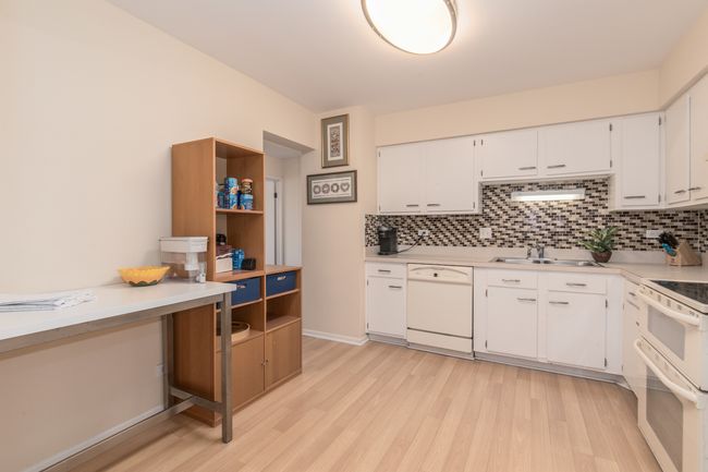 APT-405 - 714 Walnut Dr, Condo with 2 bedrooms, 2 bathrooms and 1 parking in Darien IL | Image 8
