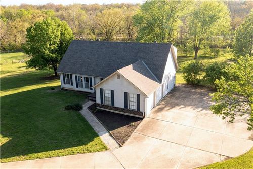 8936 Millstone Dr, Lenexa, KS, 66220-2559 | Card Image