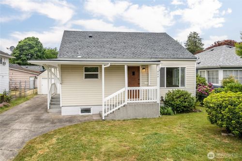 527 24th Ave, LONGVIEW, WA, 98632-1319 | Card Image