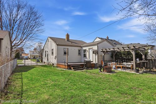 14717 Poplar St, Southgate, MI, 48195-2521 | Card Image