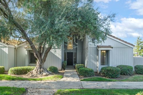 1830 Cougar Ln, Clovis, CA, 93611-2071 | Card Image