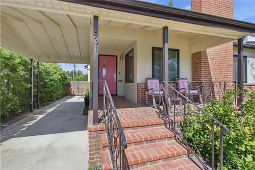 831 E Walnut, Burbank, CA, 91501 | Card Image