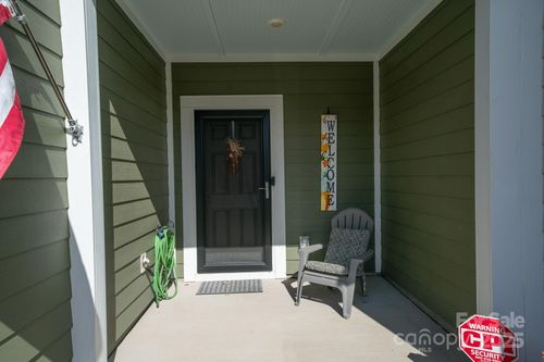 226 Quinn Rd, Matthews, NC, 28104-6323 | Card Image