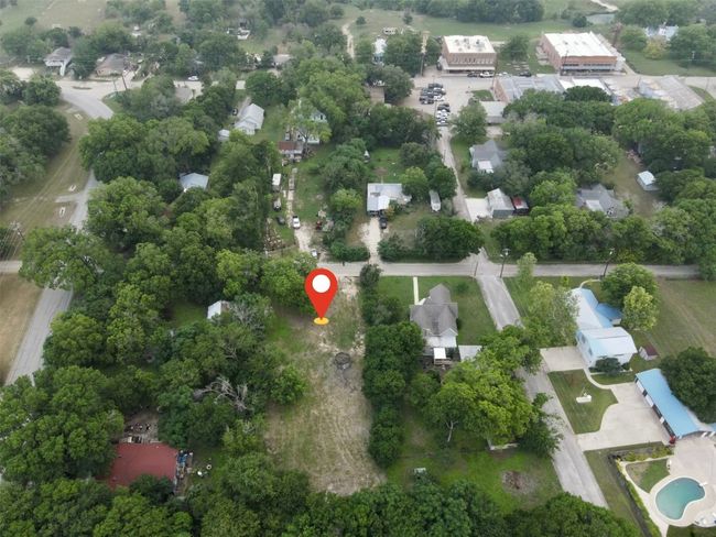 503 Crockett St, Home with 0 bedrooms, 0 bathrooms and null parking in Martindale TX | Image 9