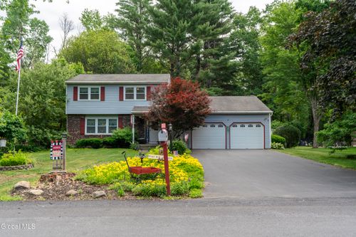12 Rip Van Ln, Ballston Spa, NY, 12020-3003 | Card Image