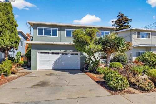 15356 Sullivan Ave, San Leandro, CA, 94579-2131 | Card Image