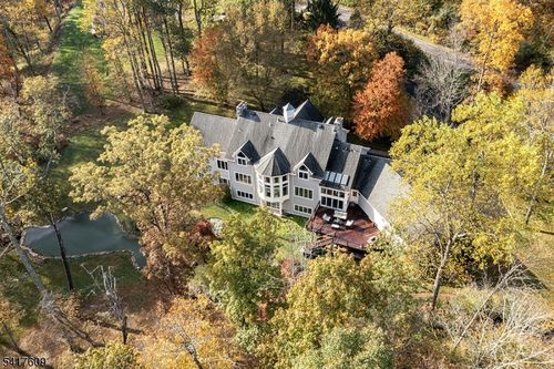 2 Cobblefield Rd, Mendham Twp, NJ, 07945-3407 | Card Image