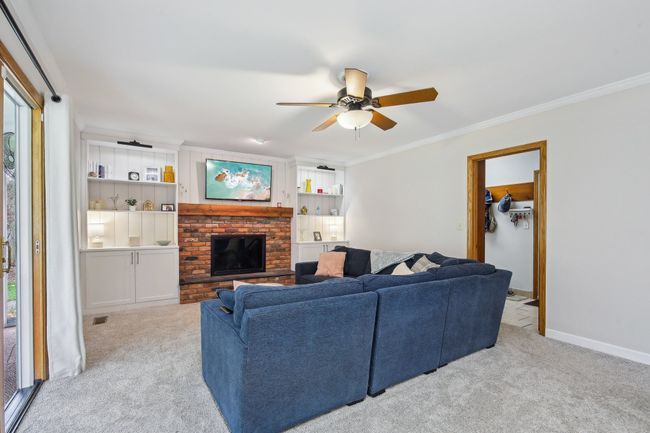 Renovated family room | Image 9