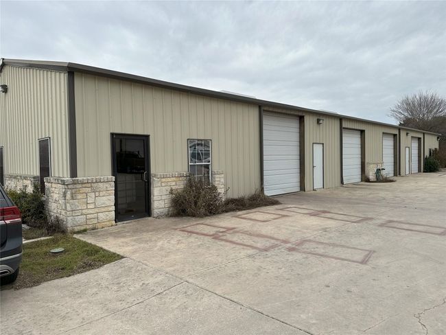 C-2 Front entrance | Image 13
