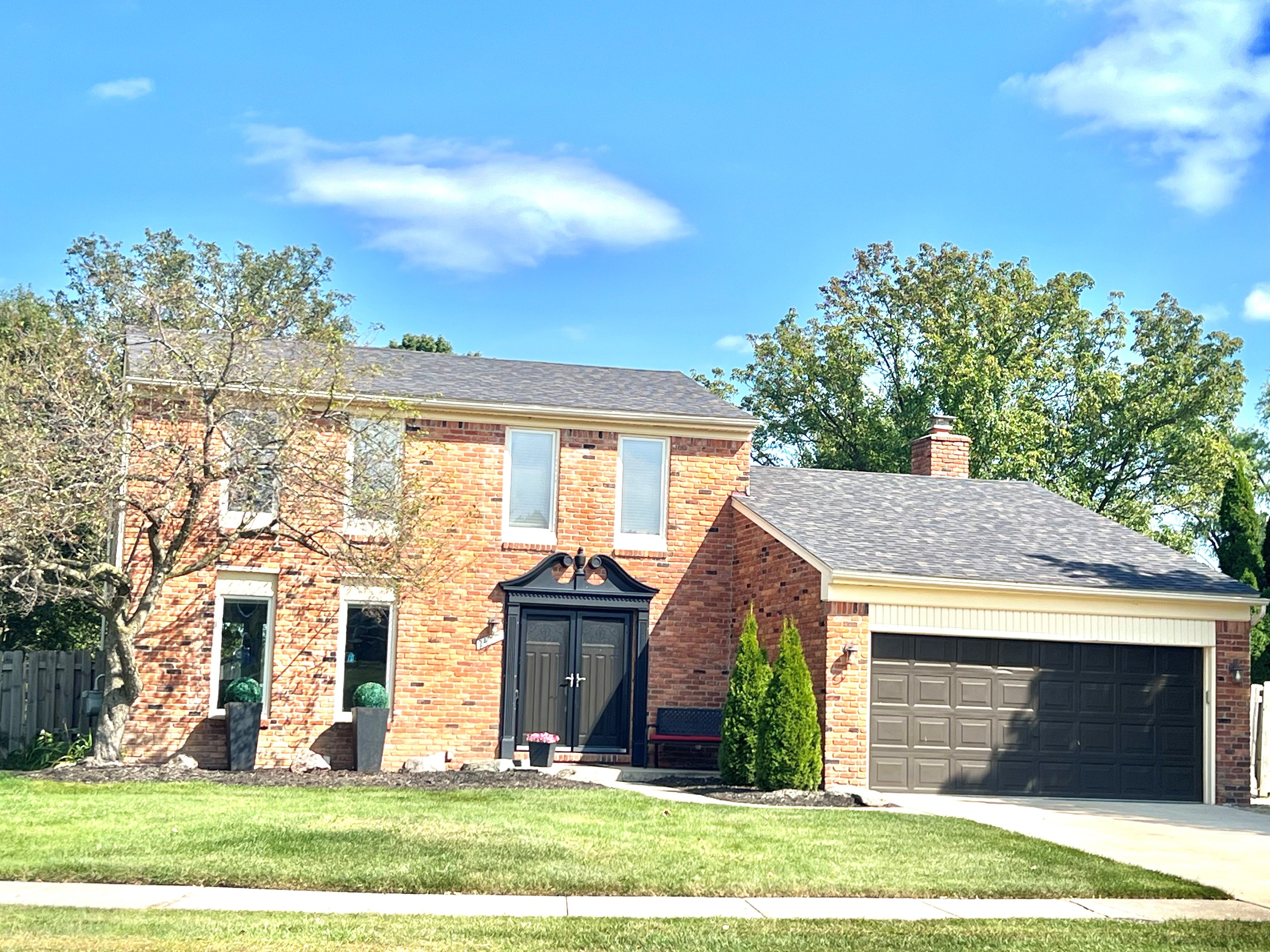 Simmons Dr, Novi, MI 48374
