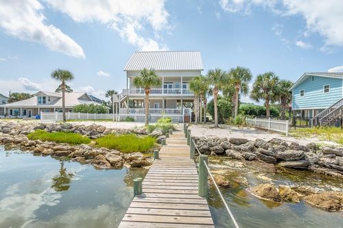 435 Mccloud St, Saint George Island, FL, 32328-2681 | Card Image