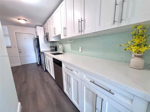 apt-409-3660 Ne 166th St, North Miami Beach, FL, 33160-3860 | Card Image